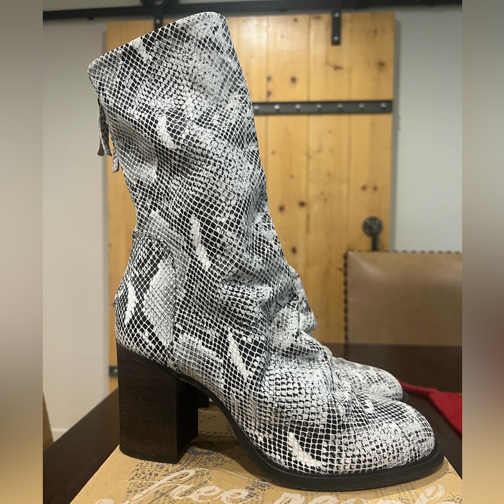 NEW IN BOX Free People Elle Block Boot Snakeskin Leather